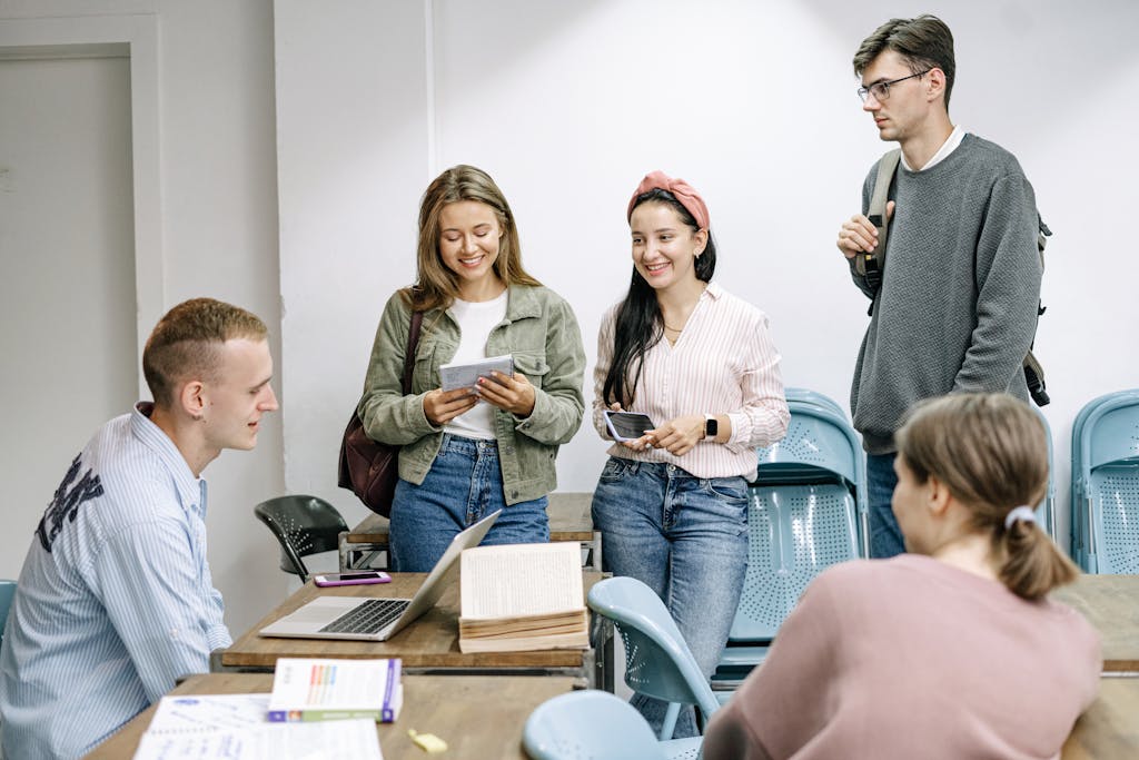 Group Of People Studying Photo par Ivan Samkov Together 1200x800